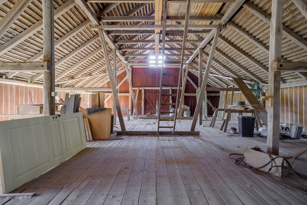 Charmig och komplett hästgård med två bostäder och ypperligt pendlingsläge – photo 75