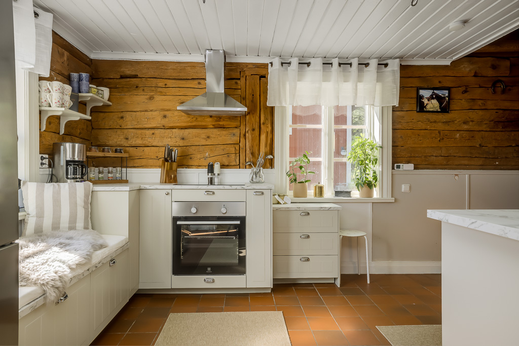Charmig och komplett hästgård med två bostäder och ypperligt pendlingsläge – photo 89