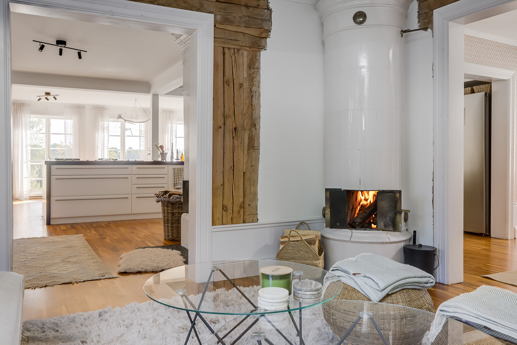 Charmig och komplett hästgård med två bostäder och ypperligt pendlingsläge – photo 25