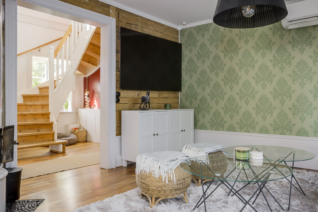 Charmig och komplett hästgård med två bostäder och ypperligt pendlingsläge – photo 27