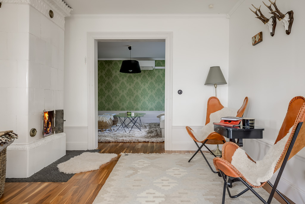 Charmig och komplett hästgård med två bostäder och ypperligt pendlingsläge – photo 28