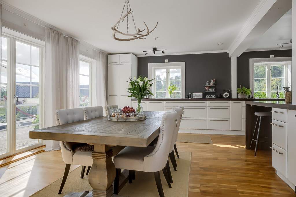 Charmig och komplett hästgård med två bostäder och ypperligt pendlingsläge – photo 37