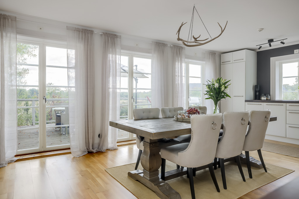 Charmig och komplett hästgård med två bostäder och ypperligt pendlingsläge – photo 36