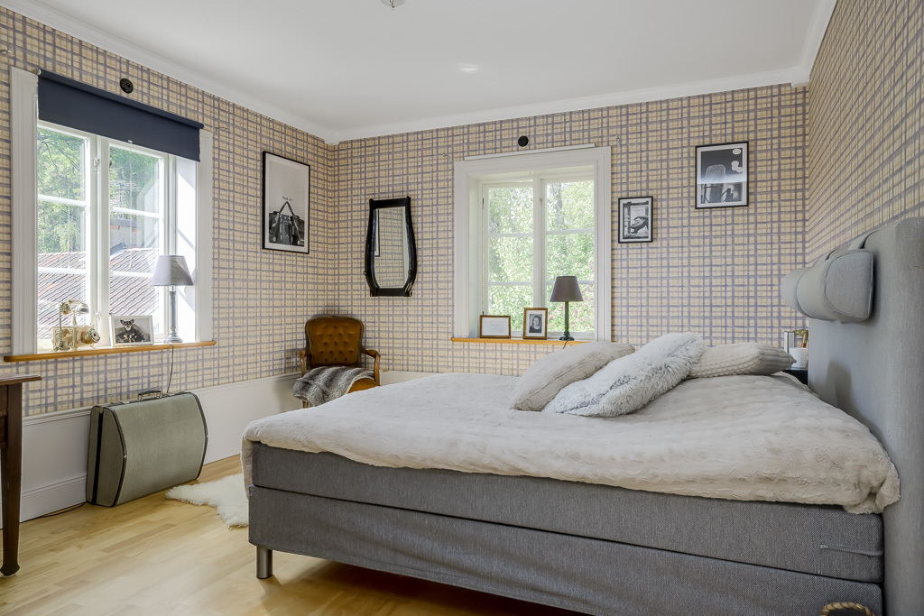 Charmig och komplett hästgård med två bostäder och ypperligt pendlingsläge – photo 61