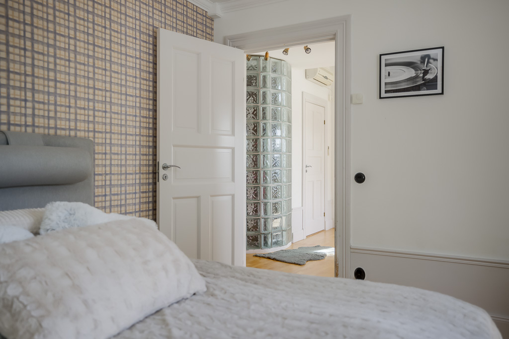 Charmig och komplett hästgård med två bostäder och ypperligt pendlingsläge – photo 63